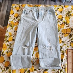 BNWOT Levi's distressed button fly jeans